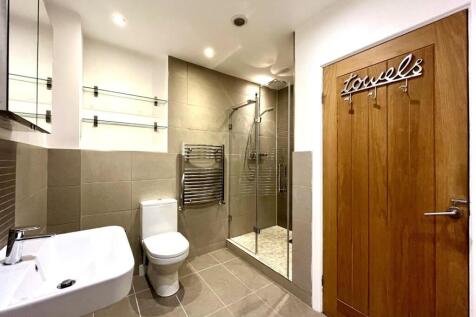 Bathroom Aspect 2