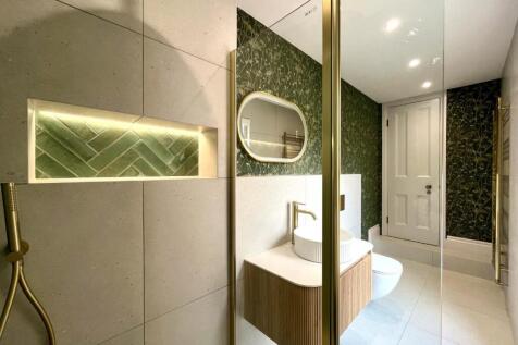 Bedroom 2 En Suite Aspect 2