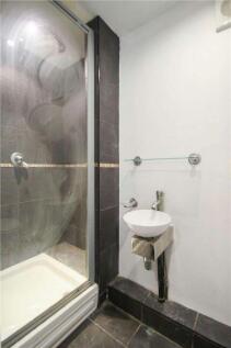 Lower Ground En-Suite