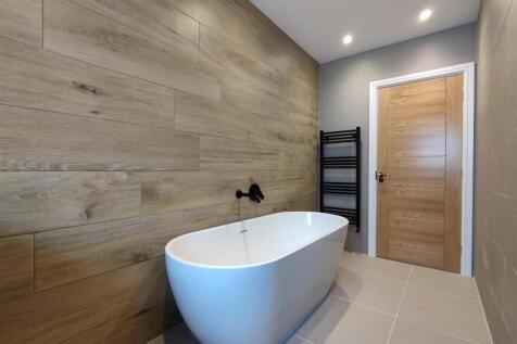 Family Bathroom 3
