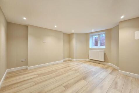 Office / Bedroom 5