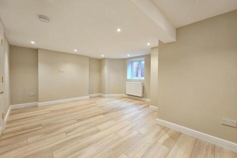 Office / Bedroom 5