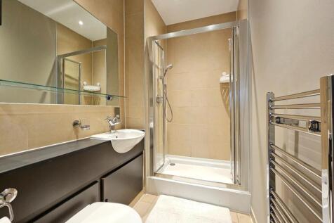 Bedroom 2 En-Suite Shower
