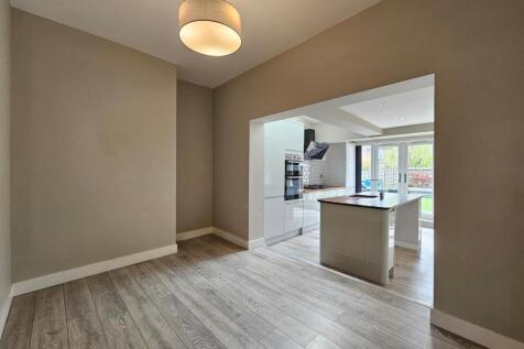 Live In Dining Kitchen 2