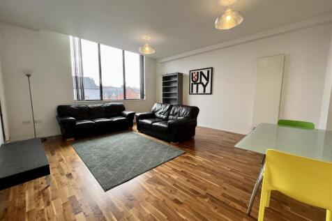 Live In Dining Kitchen