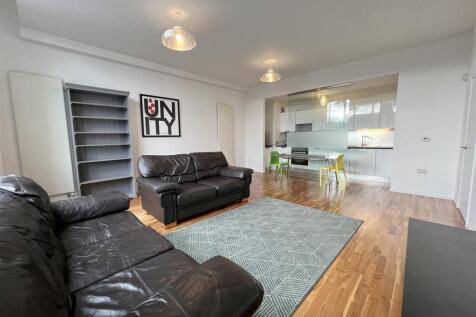 Live In Dining Kitchen