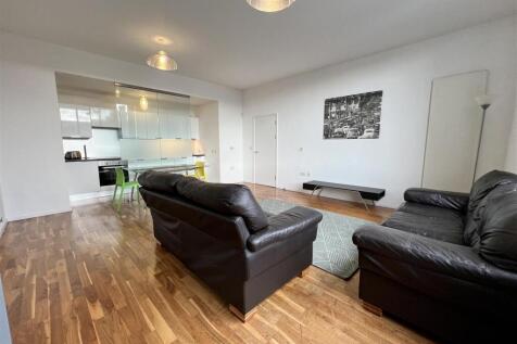 Live In Dining Kitchen