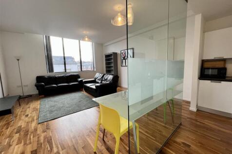 Live In Dining Kitchen