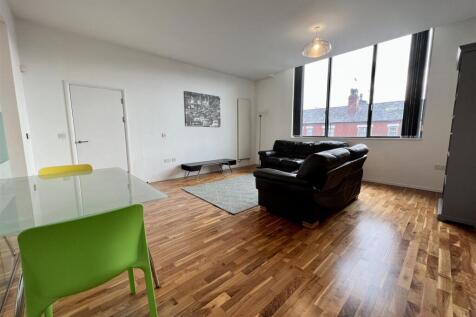 Live In Dining Kitchen