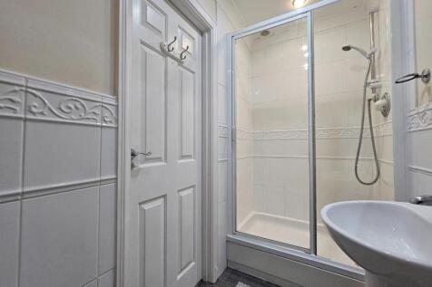 En-suite Shower