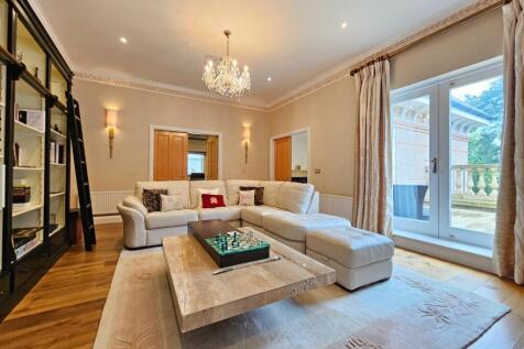 Family/Dining Room