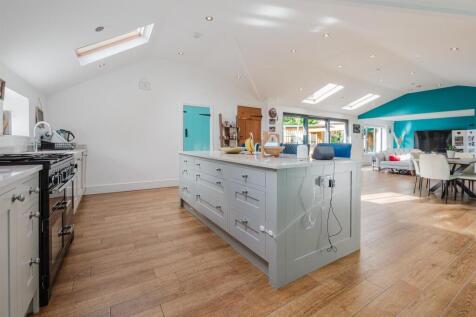 Live In Dining Kitchen