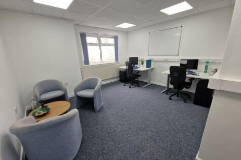 3 to 4 person office