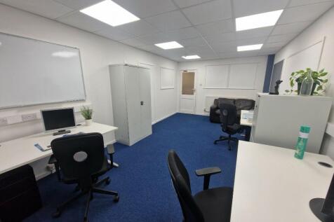 4 Person office