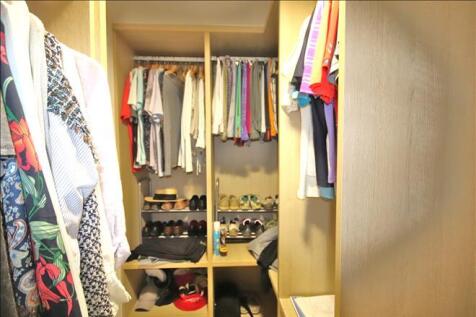 walk in Closet