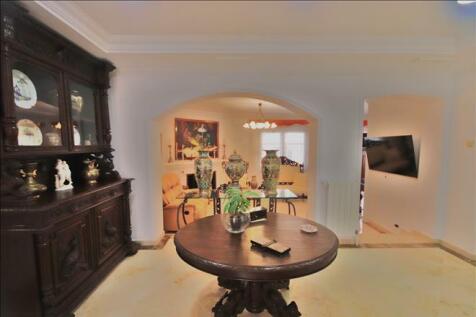 Hallway to Living