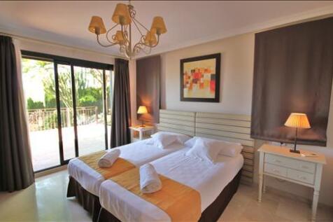 Guest bedroom 2