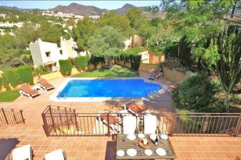 Terrace to Pool