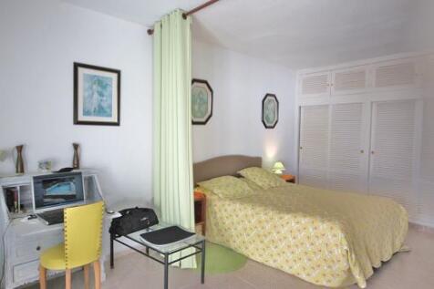 Guest Bed Study Area