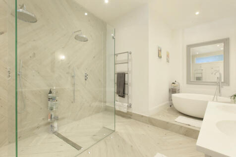 property in Crescent Grove, 
Clapham, SW4
