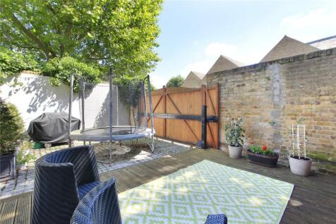 property in Crescent Grove, 
Clapham, SW4