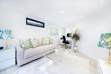 property in Bourke Close, 
Clapham, SW4