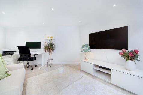 property in Bourke Close, 
Clapham, SW4