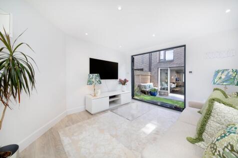 property in Bourke Close, 
Clapham, SW4