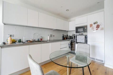 1366084-8-68ecd6b...