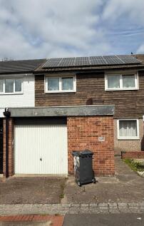 3 Bedroom Terraced House on Portmore Close LE4