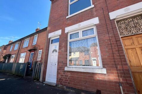 4 Bedroom Terraced House on Surrey Street