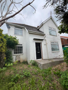 Three Bedroom Detached House on Station Road