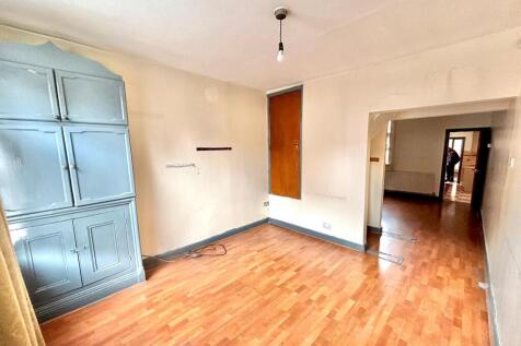 Four Bedroom Terraced House on Bonsall Street