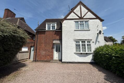 3 Bedroom Semi-Detached House on New Fields Squar