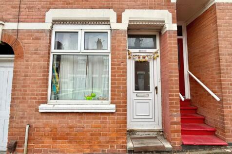 Three Bedroom Terraced House on Bonsall Steet