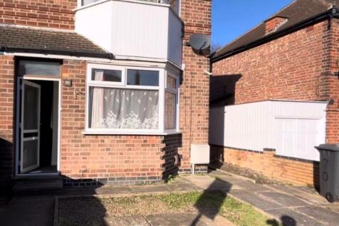 Three Bedroom Semi Detached House on Rotherby Ave