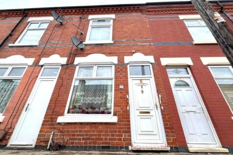 Three Bedroom Terraced House on Roberts Road
