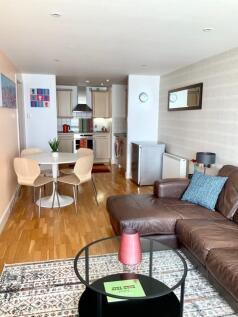 RC-22-LIVING-RM-773x