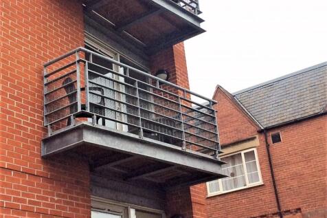 RC6-BALCONY-EXTERIOR