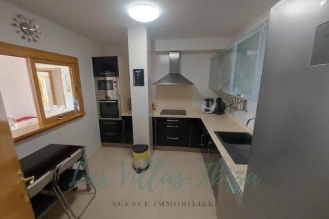 TOWNHOUSE WITH POOL AND TERRACES, San Rafael