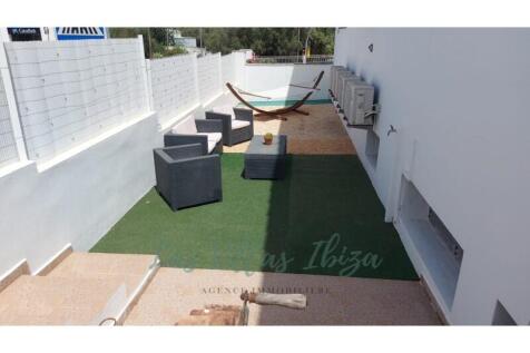 TOWNHOUSE WITH POOL AND TERRACES, San Rafael