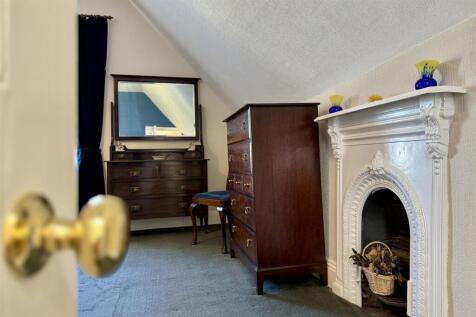 Sixth Bedroom