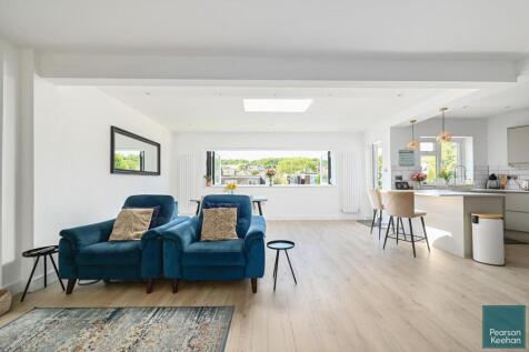 Living Room/Kitchen