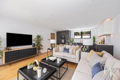 Living Room/Kitchen