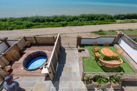 Garden/Hot Tub