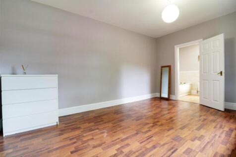 Bedroom 1.jpg