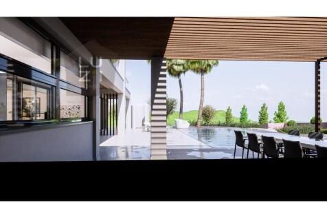 Amazing 4 bedroom villa with pool and garden, in Funchal, Lagos - Deal Homes