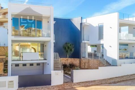 Luxury 4 bedroom villa, recently completed, in Lagos - Deal Homes