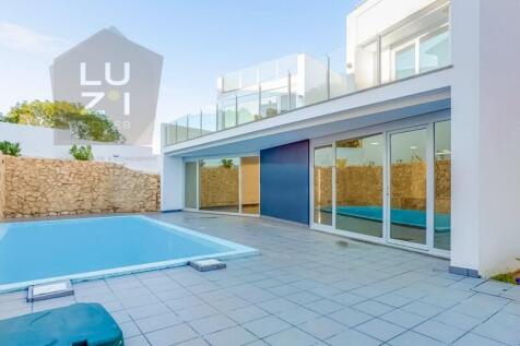 Luxury 4 bedroom villa, recently completed, in Lagos - Deal Homes