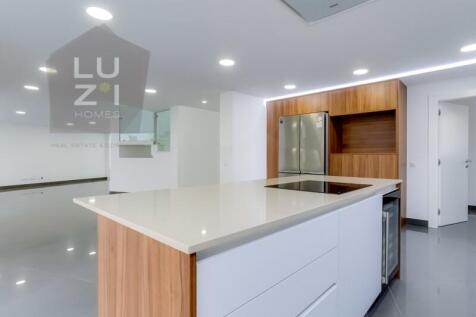 Luxury 4 bedroom villa, recently completed, in Lagos - Deal Homes
